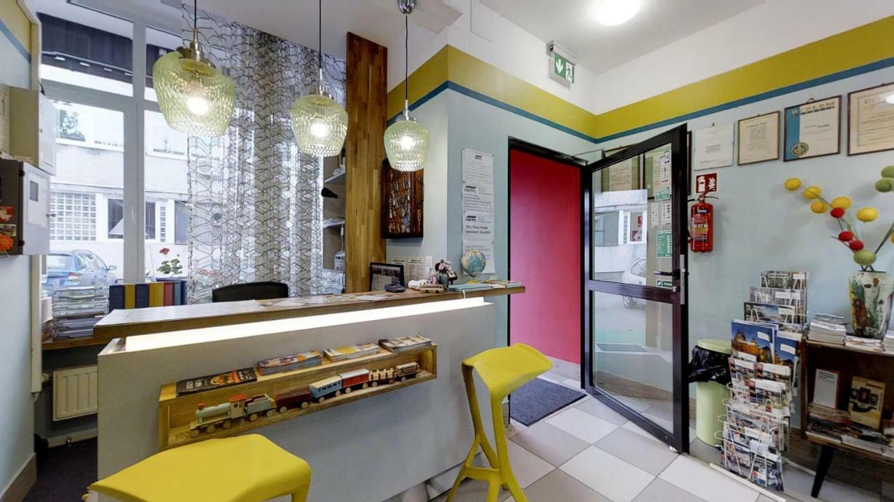 Press Hostel Варшава Екстериор снимка