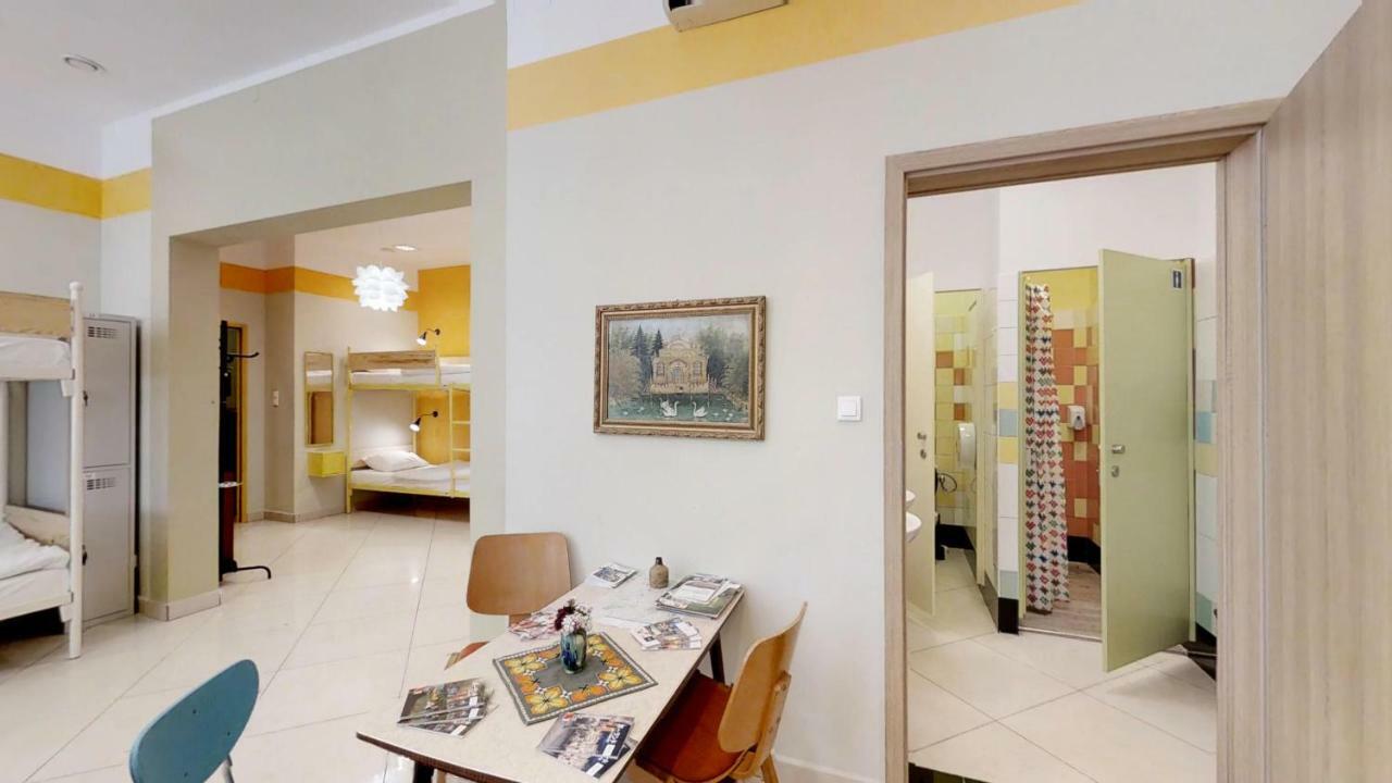 Press Hostel Варшава Екстериор снимка